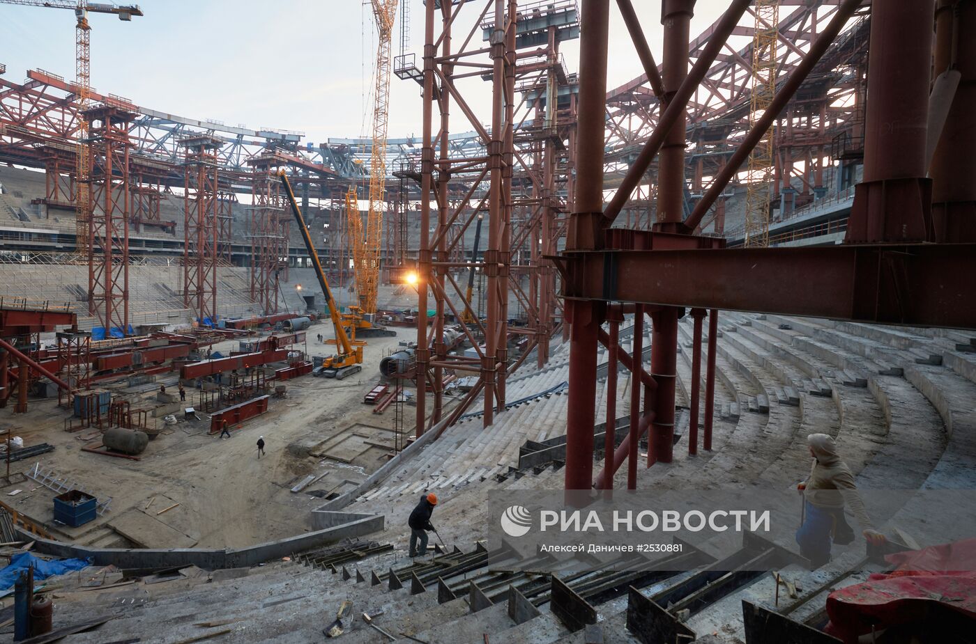 Строительство стадиона "Зенит-Арена"Строительство стадиона "Зенит-Арена"