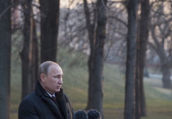 В.Путин принял участие в церемонии открытия памятника Александру I