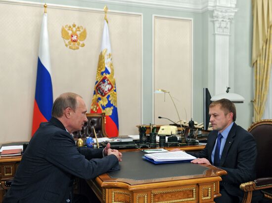 В.Путин провел рабочую встречу с А.Калининым