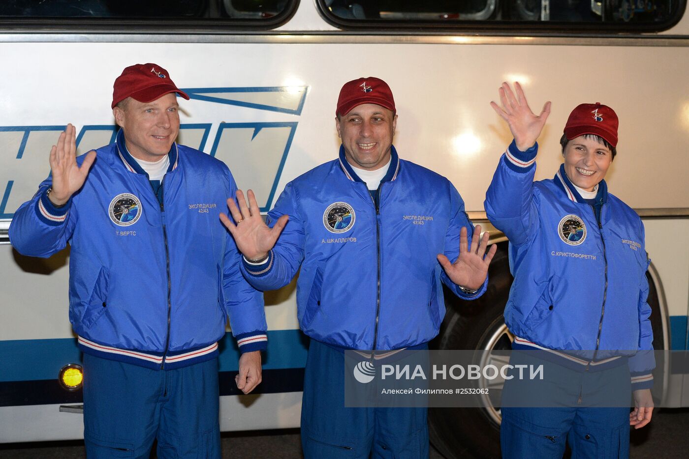 Подготовка к старту основного экипажа 42/43-й экспедиции на МКС