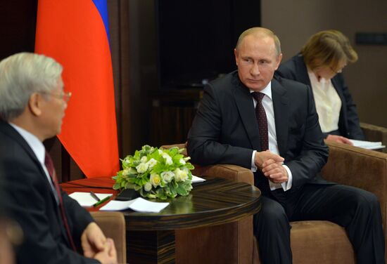 В.Путин провел встречу с Н.Ф.Чонгом