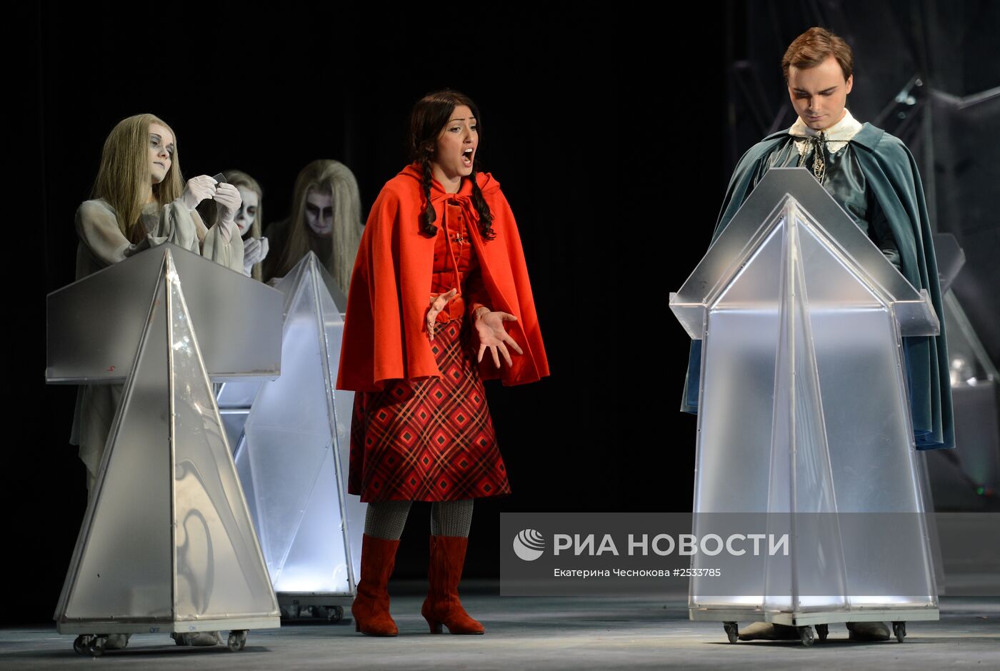 Репетиция оперы "История Кая и Герды"