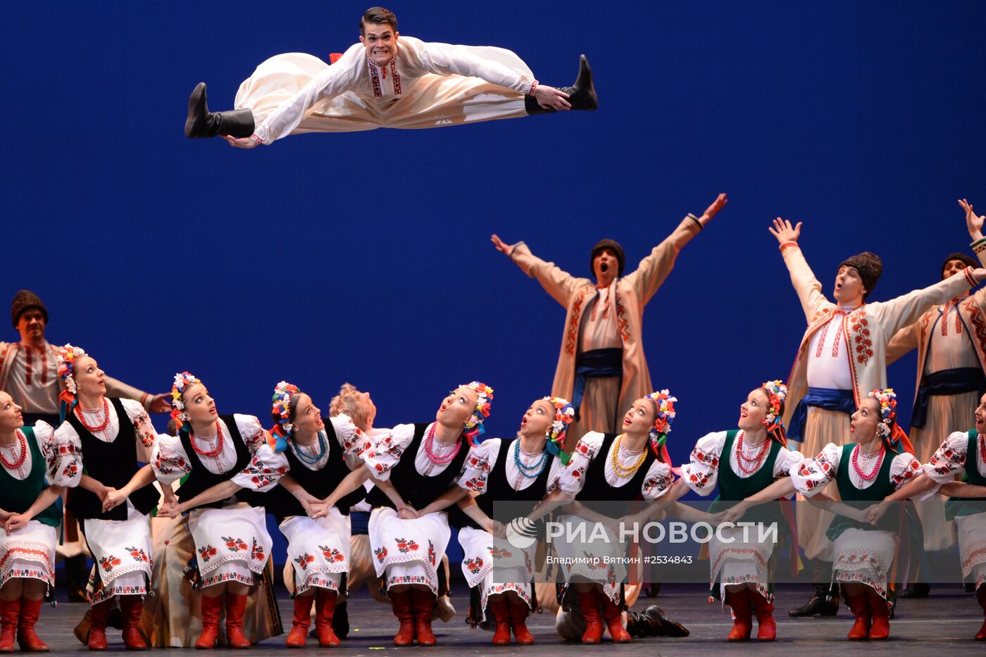 Концерт Ансамбля народного танца имени Игоря Моисеева в Большом театре