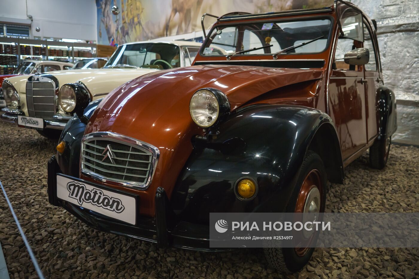 Выставка ретро-автомобилей в Санкт-Петербурге | РИА Новости Медиабанк