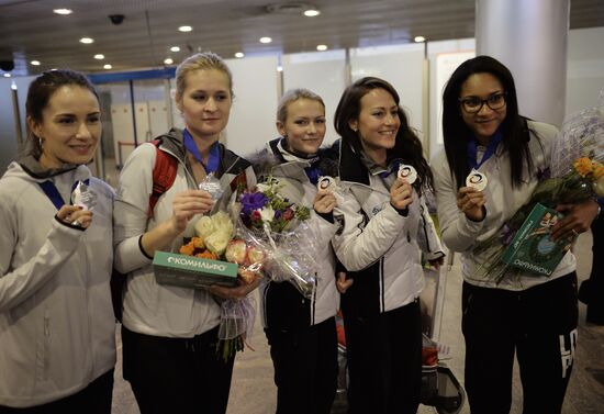 Встреча женской сборной по керлингу в аэропорту Шереметьево