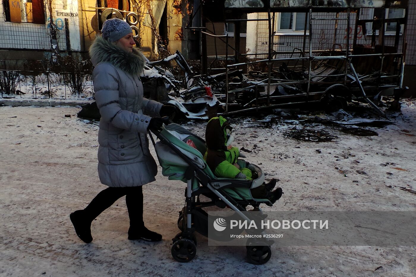 Последствия обстрела Кировского района Донецка