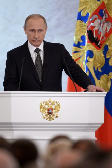 Обращение президента РФ В.Путина с ежегодным посланием к Федеральному Cобранию