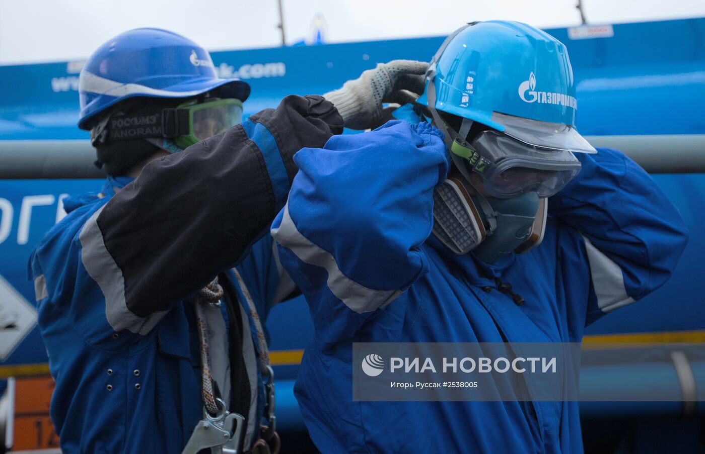 Работа заправочной станции "Газпромнефть" в Санкт-Петербурге