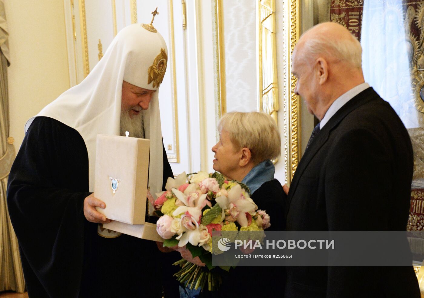 Патриарх Кирилл наградил композитора А.Пахмутову орденом княгини Ольги