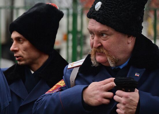 Первое дежурство казачьего патруля в московском парке Кузьминки