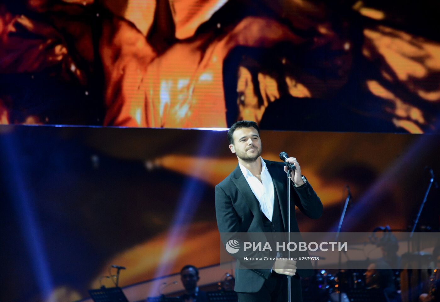 Музыкальный фестиваль "Песня года 2014"