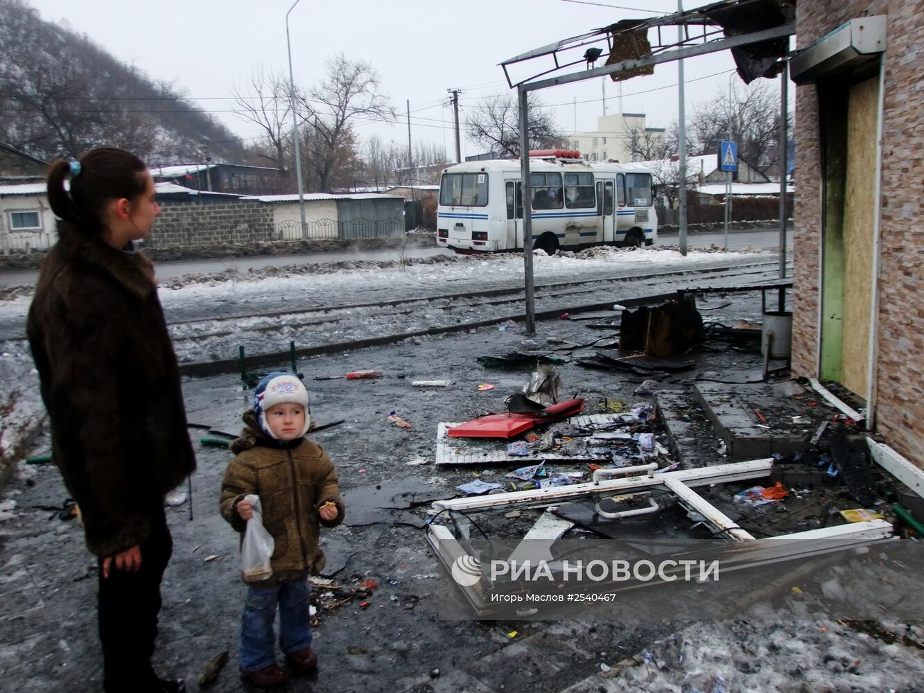 Последствия обстрела украинскими силовиками Донецка