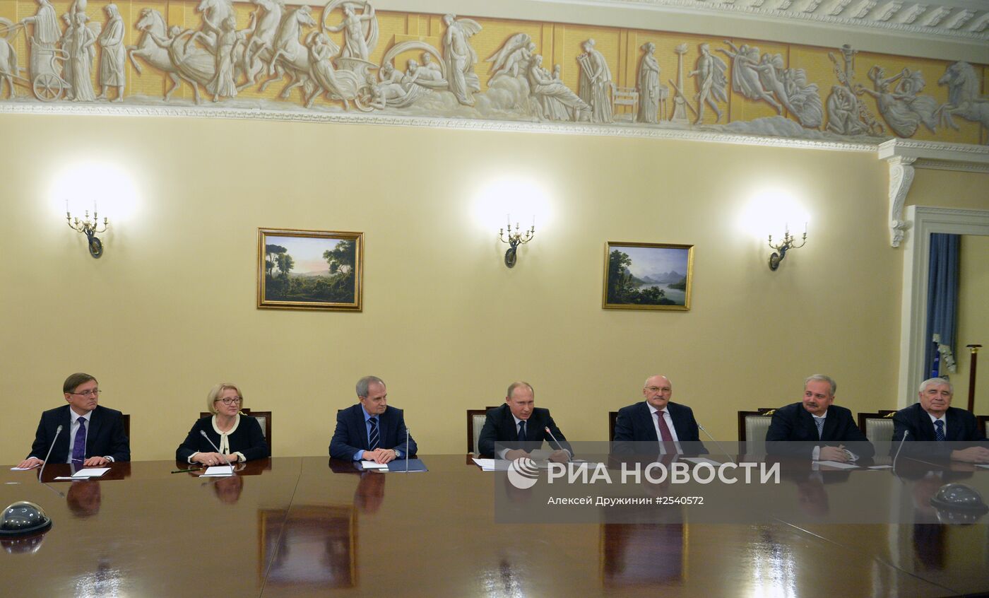 Рабочая поездка В.Путина в Северо-Западный федеральный округ