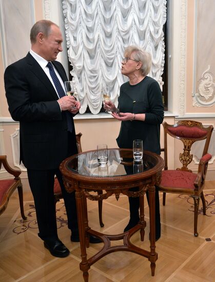 Рабочая поездка В.Путина в Северо-Западный федеральный округ