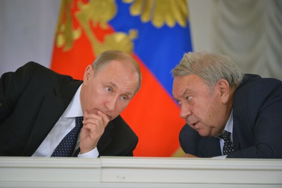 Рабочая поездка В.Путина в Северо-Западный федеральный округ