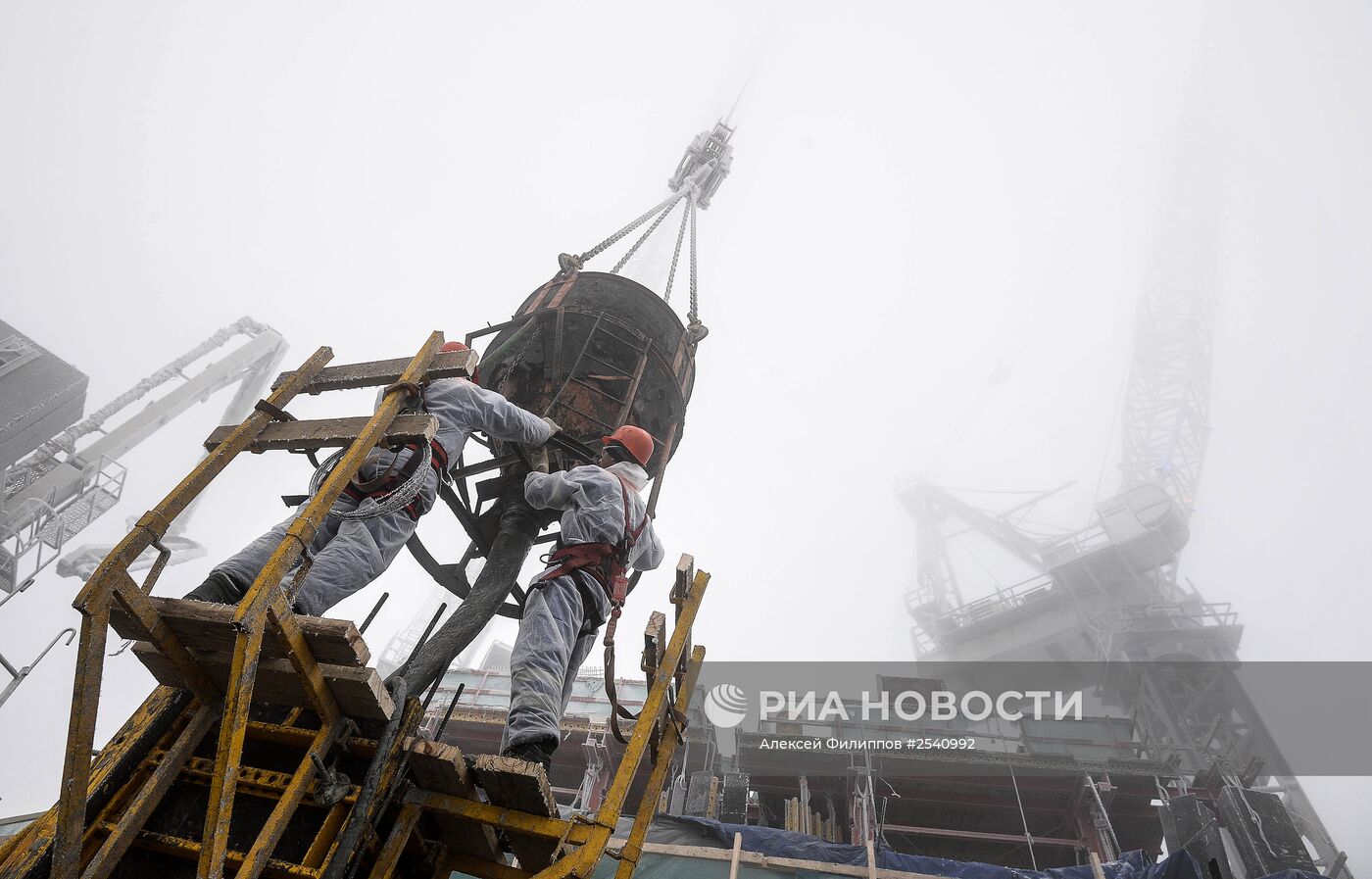 Строительство башни "Восток" комплекса "Башня Федерация" в Москве