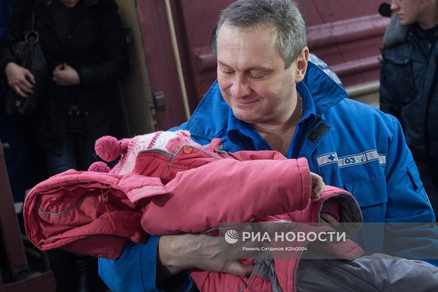 Елизавета Глинка привезла группу тяжелобольных детей из Донецка в Москву