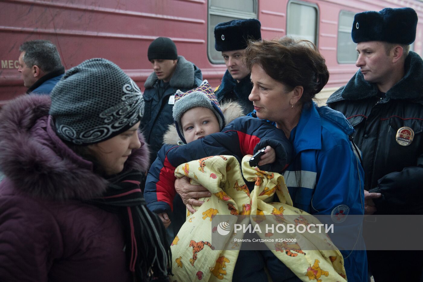 Елизавета Глинка привезла группу тяжелобольных детей из Донецка в Москву