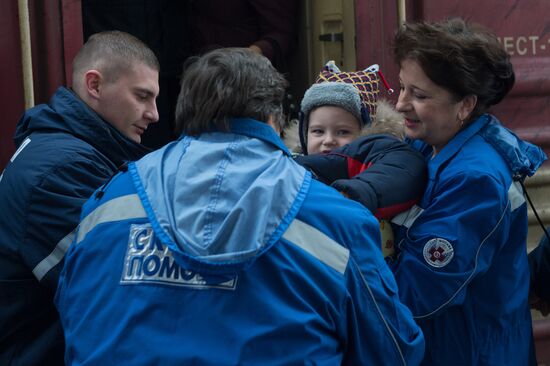 Елизавета Глинка привезла группу тяжелобольных детей из Донецка в Москву