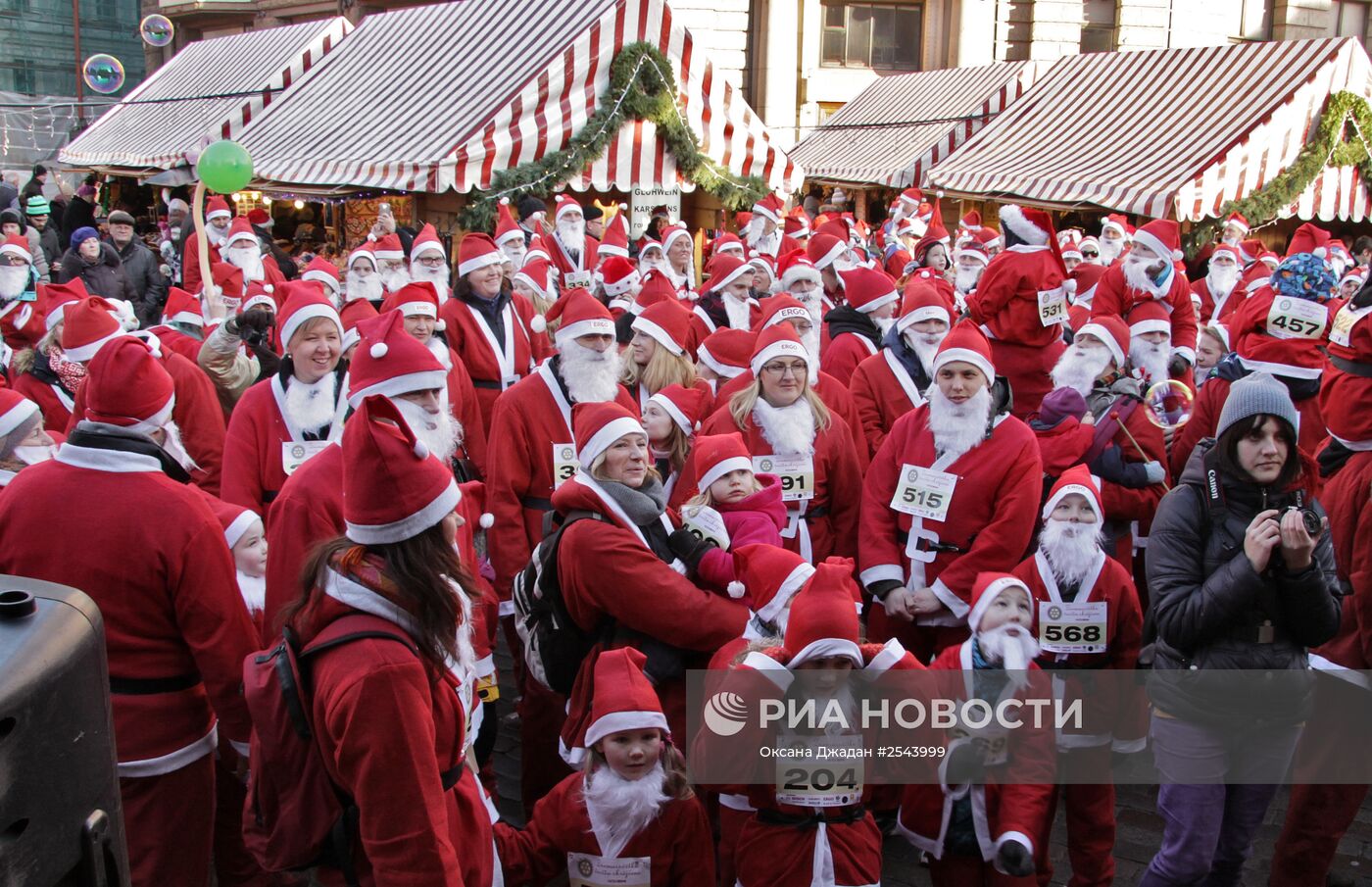Забег Санта-Клаусов в Риге