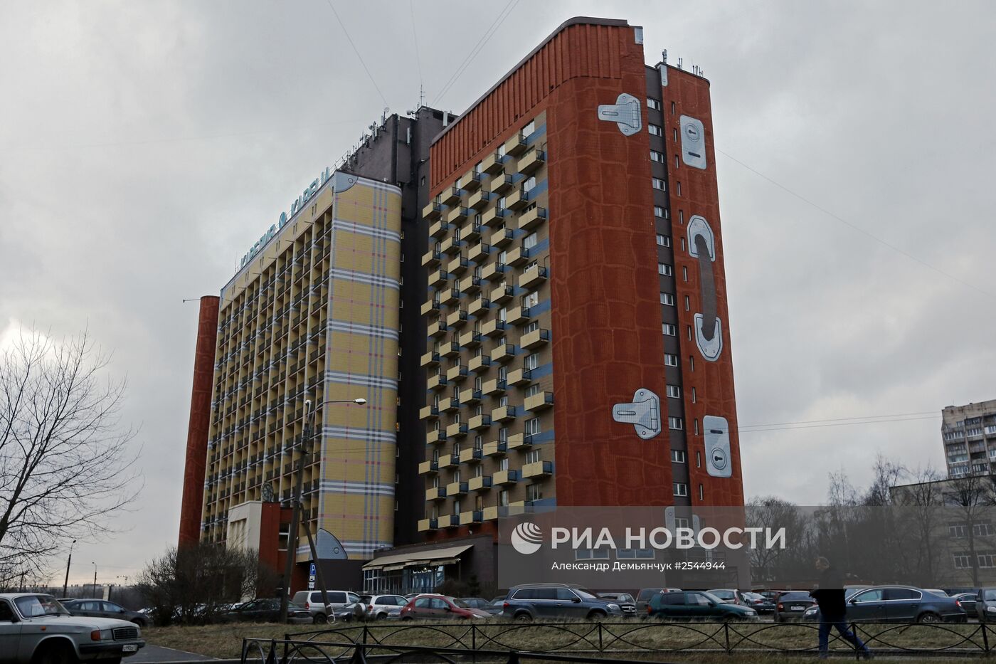 Живопись на стенах домов в Санкт-Петербурге