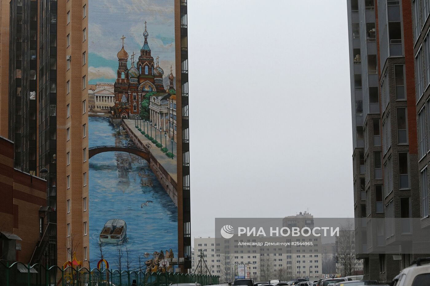Живопись на стенах домов в Санкт-Петербурге