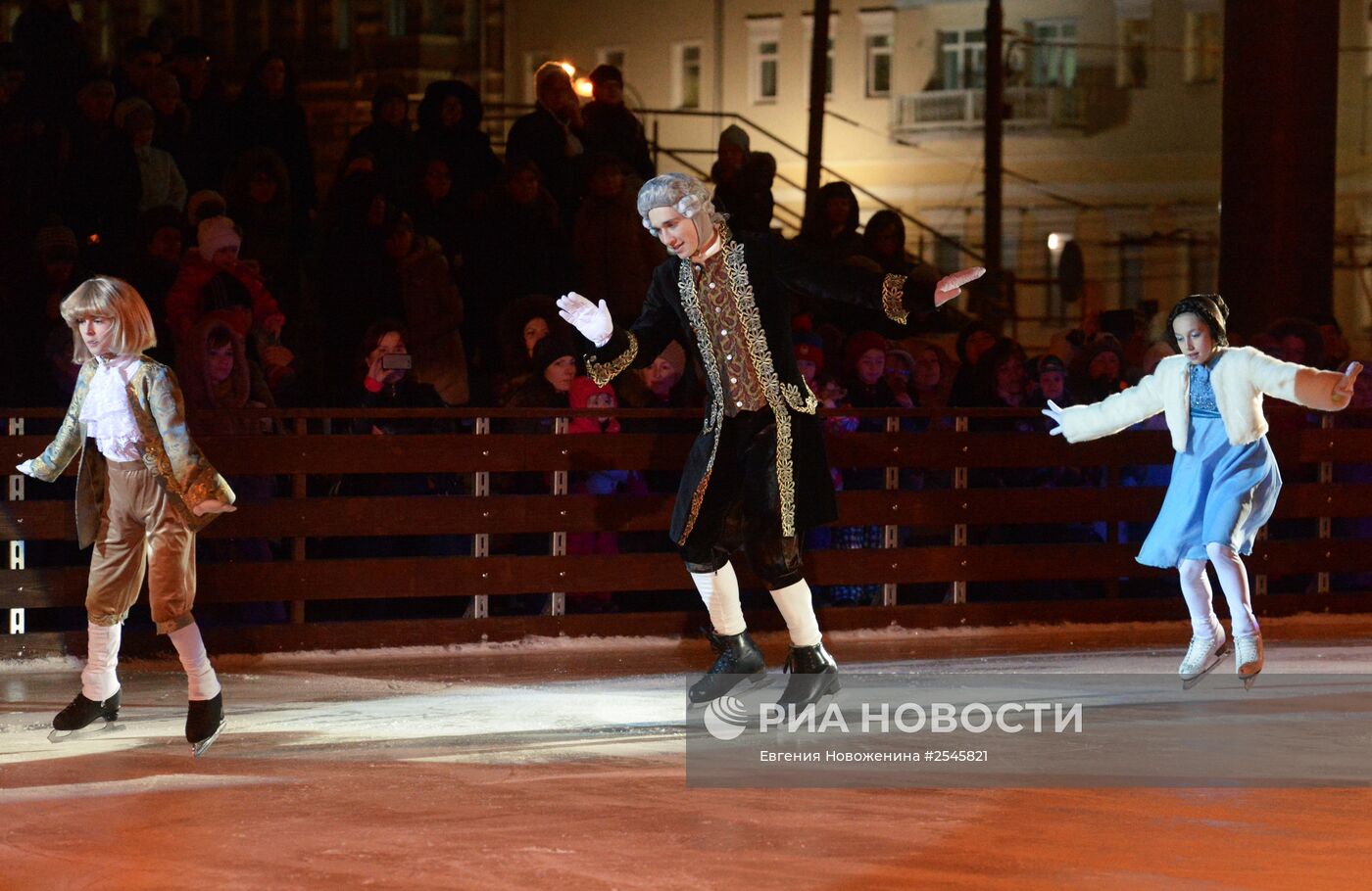 Ледовое шоу "Щелкунчик" в рамках фестиваля "Путешествие в Рождество"