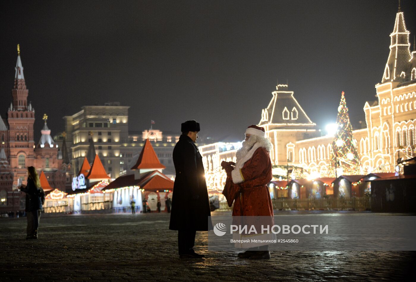 Встреча главной новогодней елки страны на Красной площади