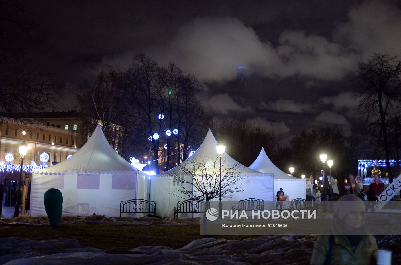 Работа рождественских ярмарок в Москве