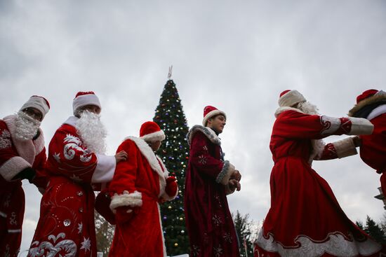 Парад Дедов Морозов в Краснодаре