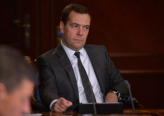 Д.Медведев проводит совещание с вице-премьерами РФ