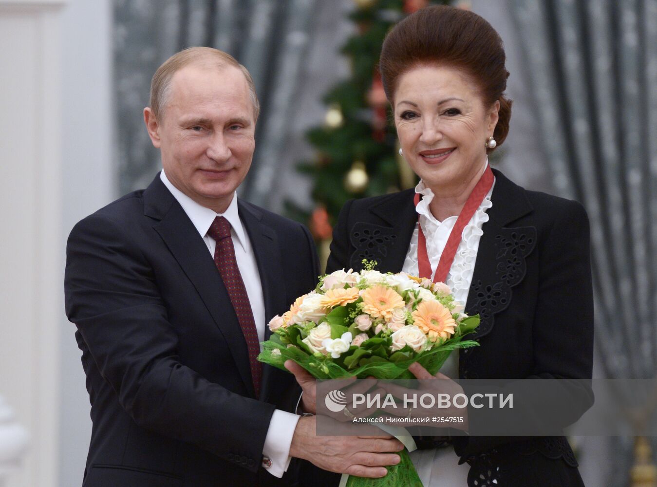 В.Путин вручил в Кремле государственные награды