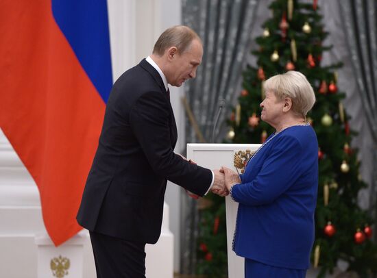 В.Путин вручил в Кремле государственные награды