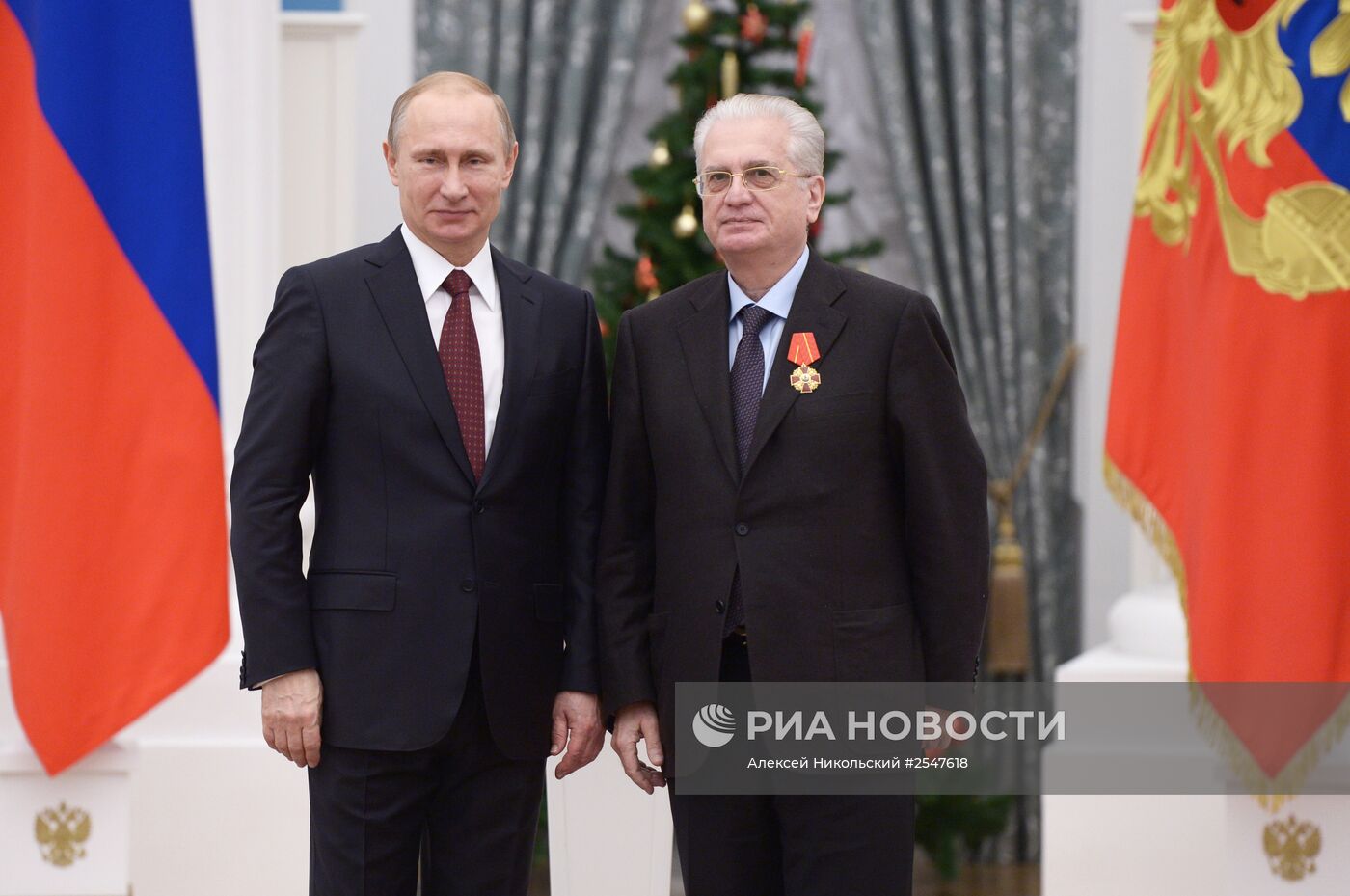 В.Путин вручил в Кремле государственные награды