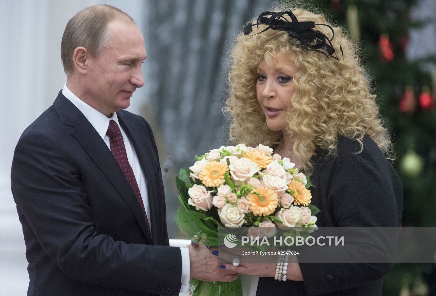 В.Путин вручил в Кремле государственные награды