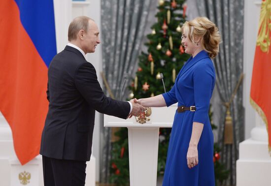 В.Путин вручил в Кремле государственные награды