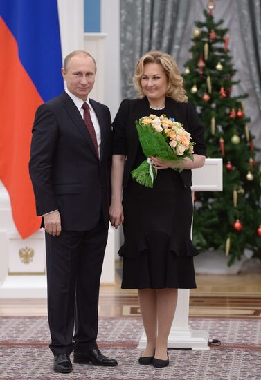 В.Путин вручил в Кремле государственные награды