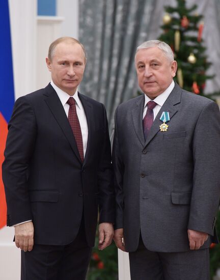 В.Путин вручил в Кремле государственные награды