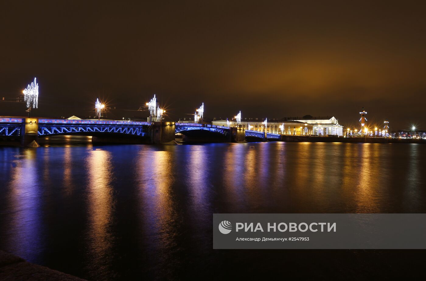 Предновогодний вечерний Санкт-Петербург