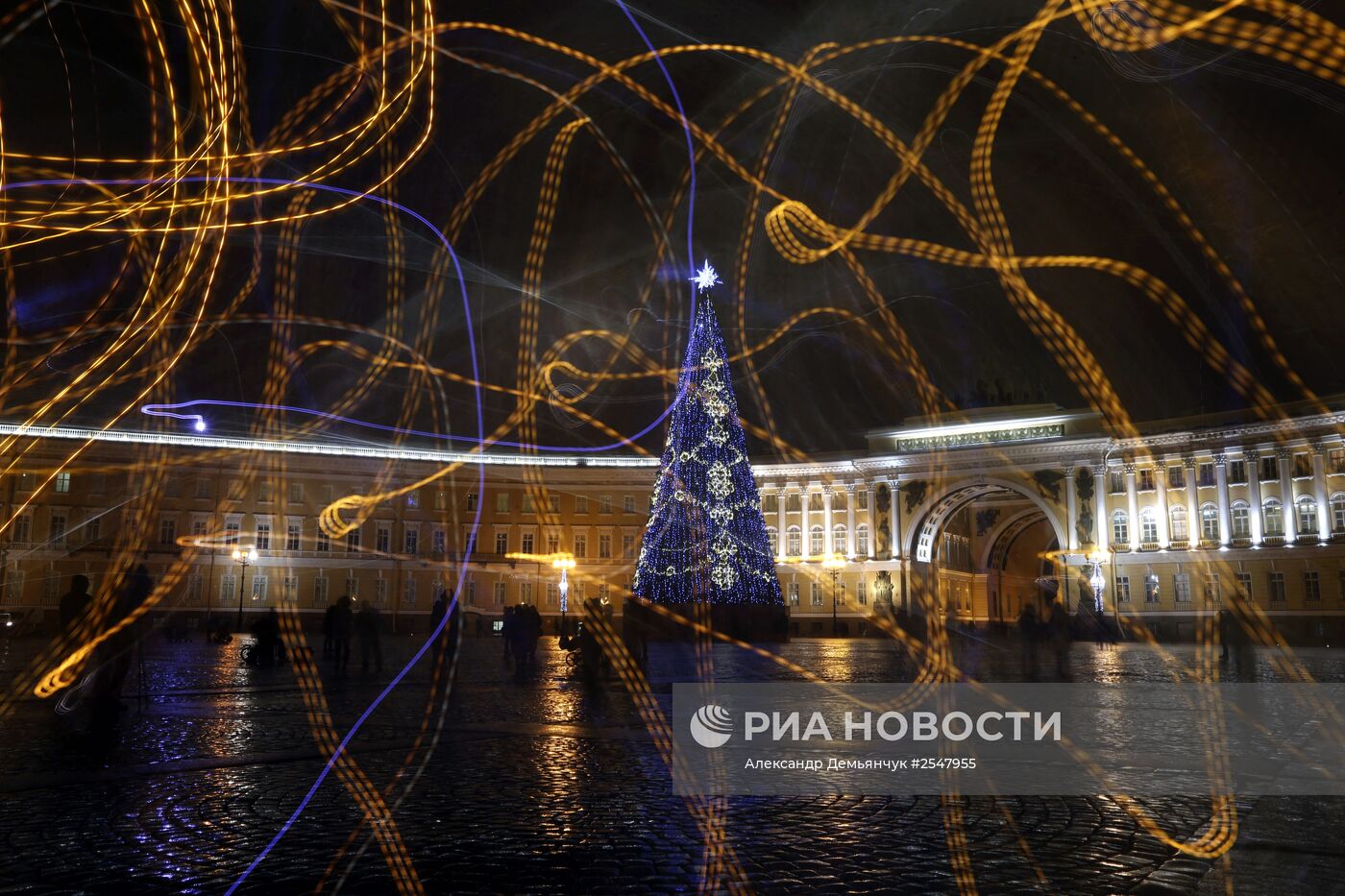 Предновогодний вечерний Санкт-Петербург