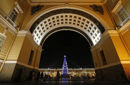Предновогодний вечерний Санкт-Петербург