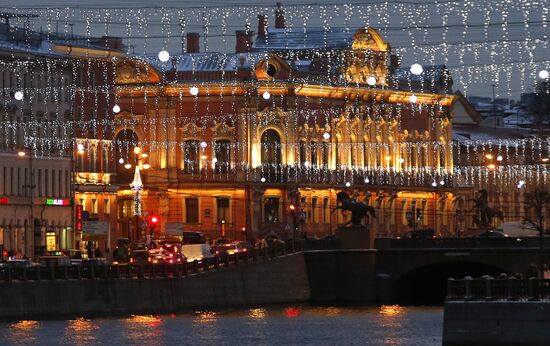 Предновогодний вечерний Санкт-Петербург