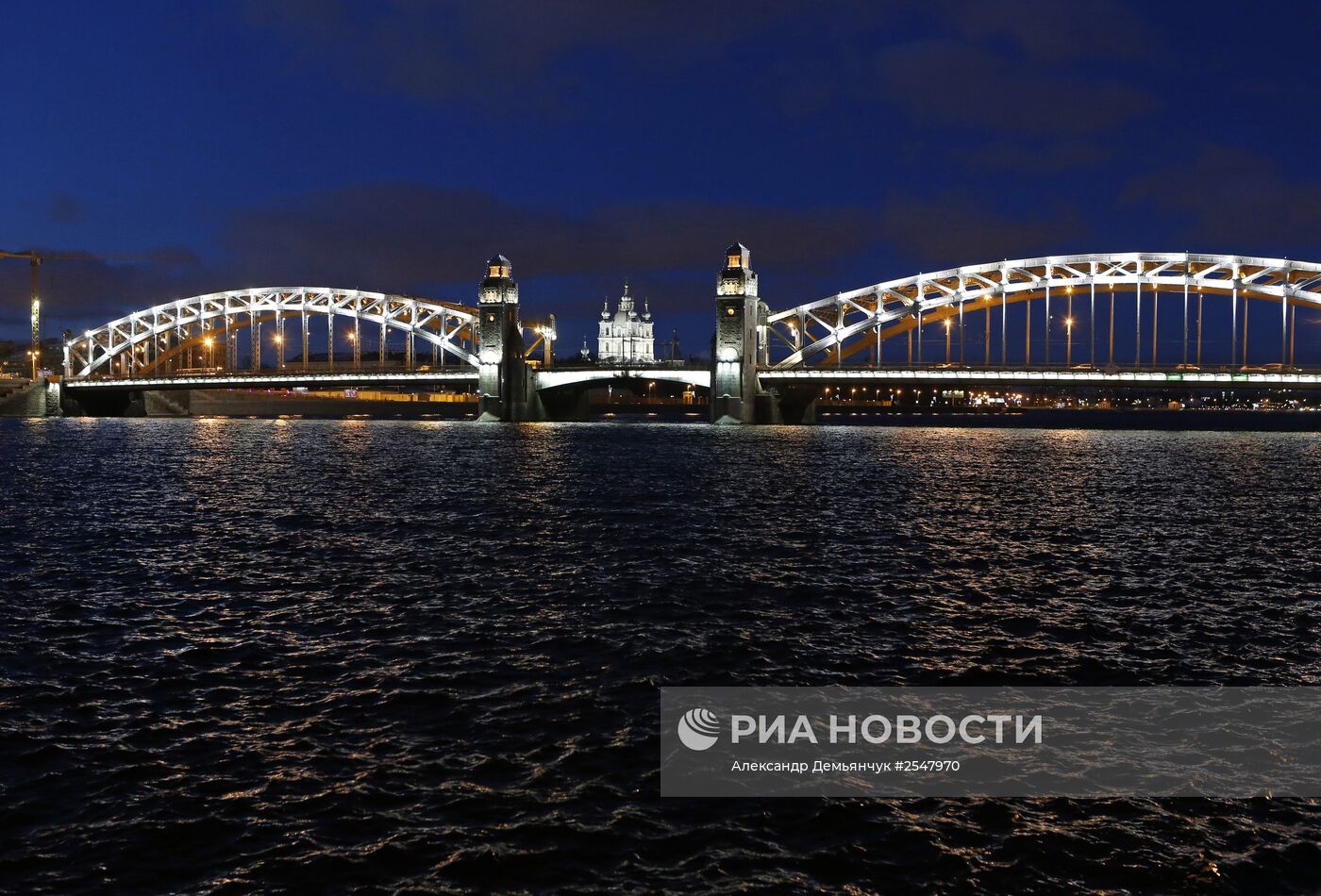 Предновогодний вечерний Санкт-Петербург