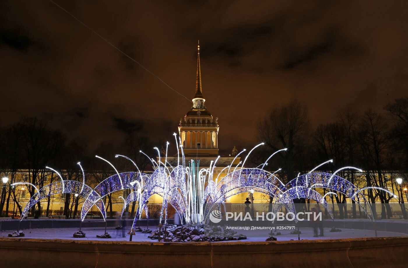 Предновогодний вечерний Санкт-Петербург
