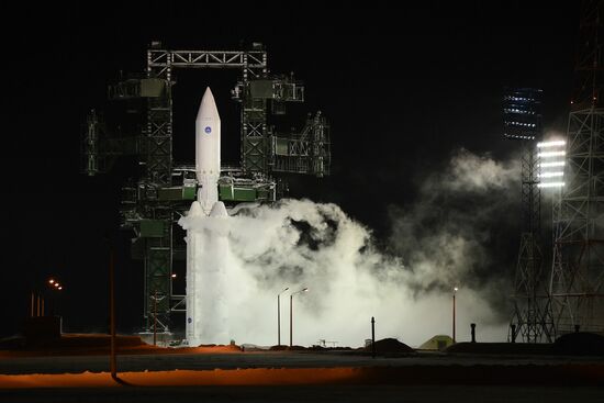 Первый пуск ракеты тяжелого класса "Ангара-А5"