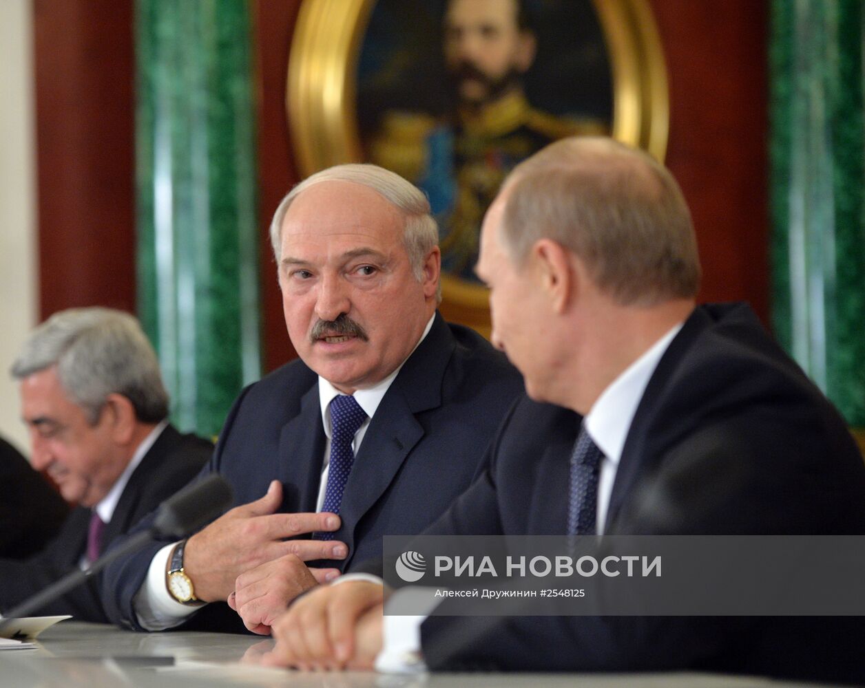 В.Путин принял участие в заседании Совета коллективной безопасности ОДКБ и заседании Высшего Евразийского экономического совета