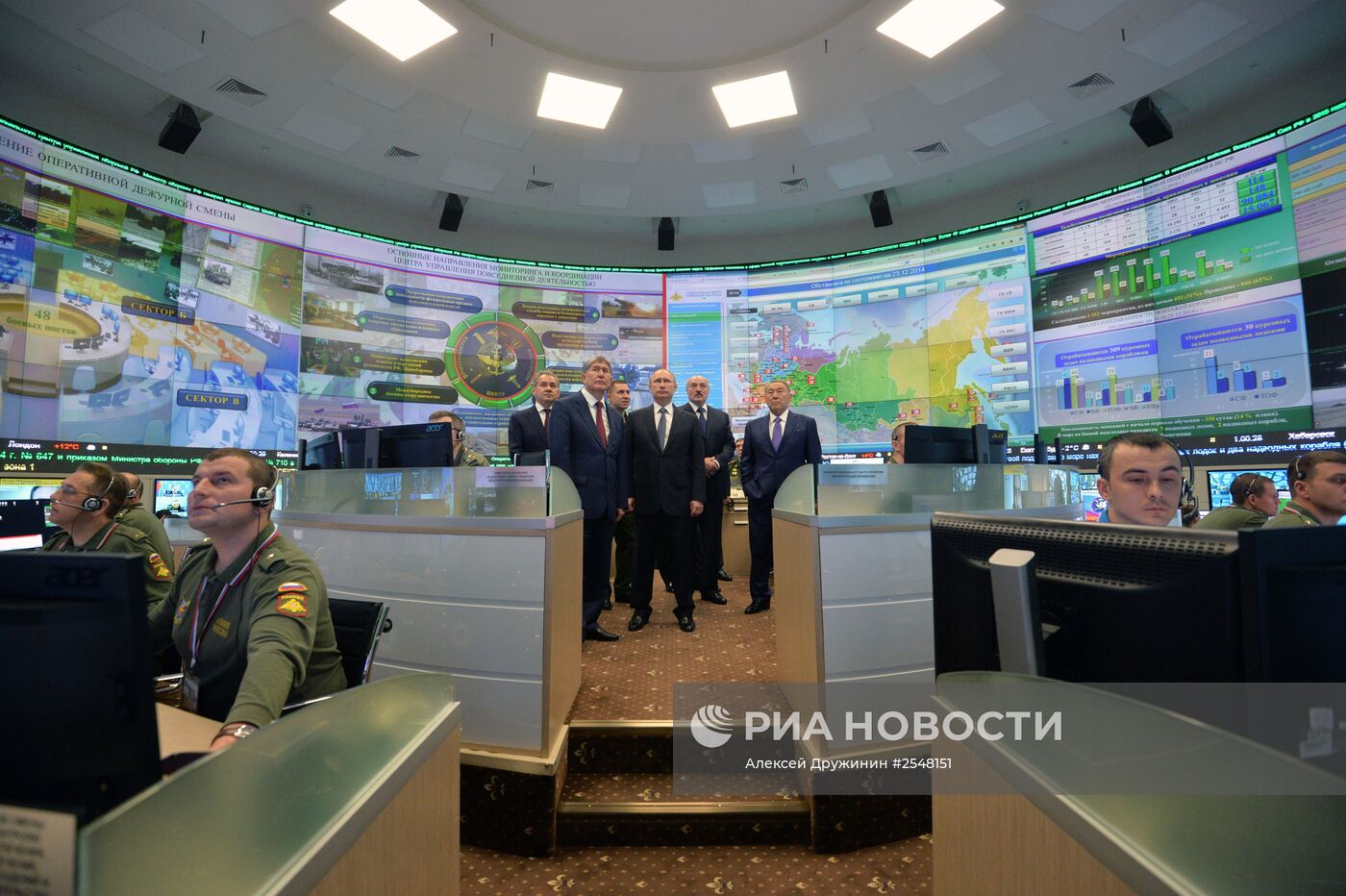 Главы государств – членов ОДКБ посетили Национальный центр управления обороной РФ