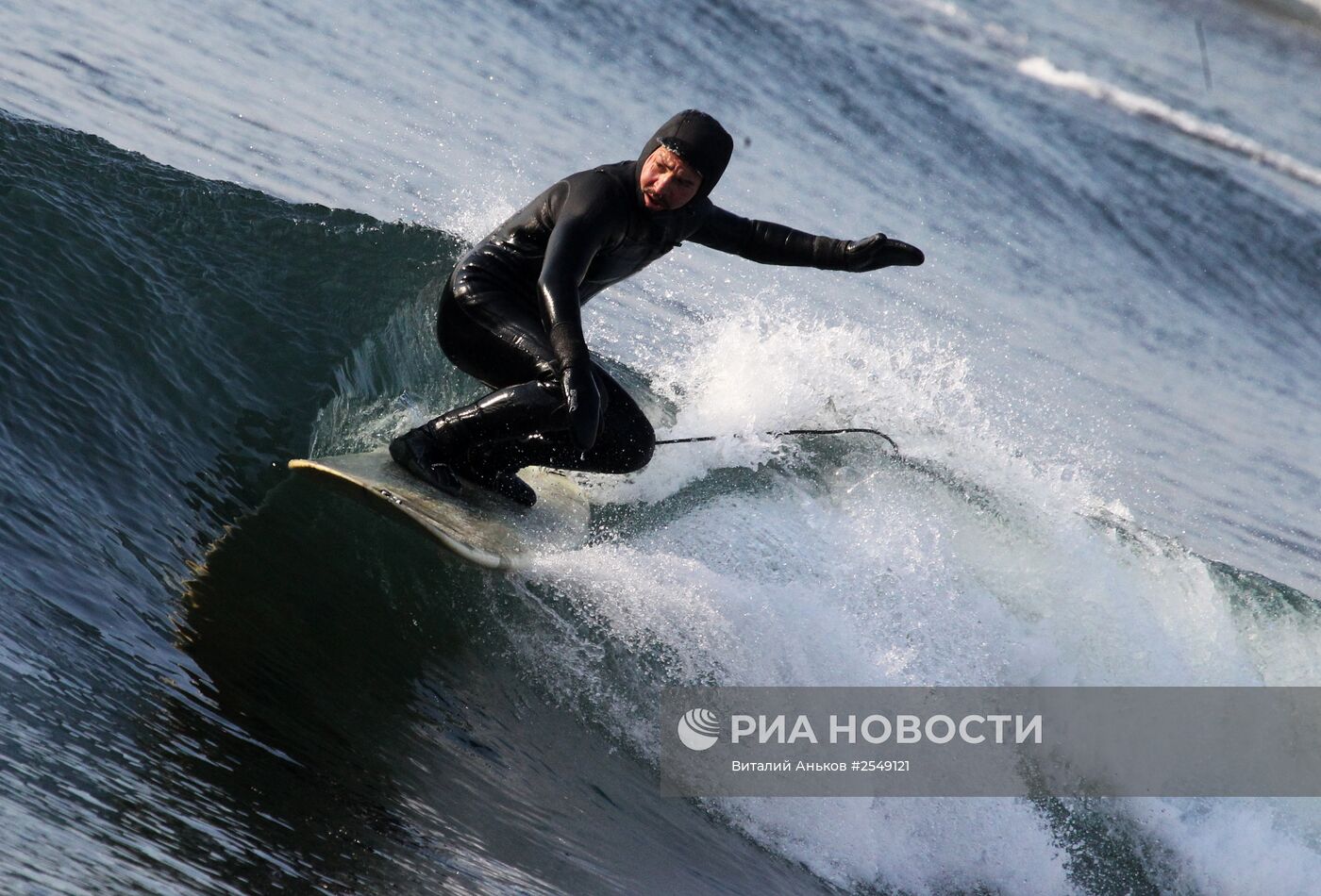 Зимний серфинг на острове Русский