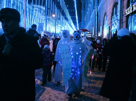 Парад Ангелов в рамках фестиваля "Путешествие в Рождество"
