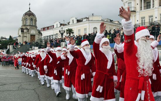 Фестиваль "Мороз-парад" в Ялте